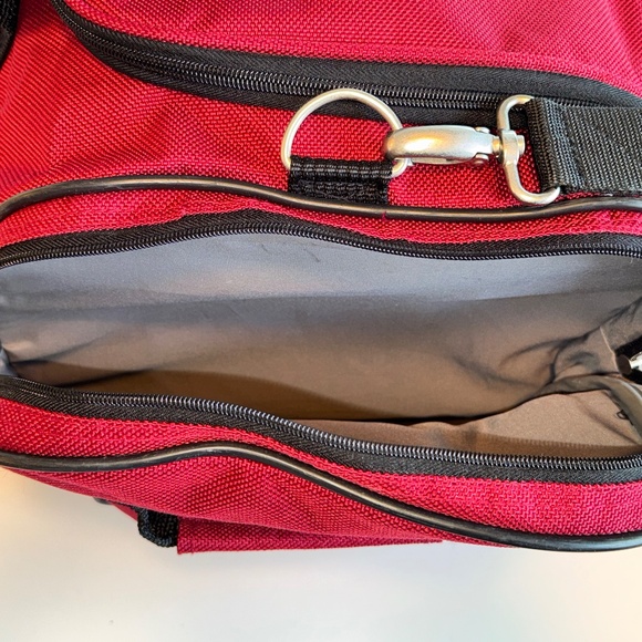 Samsonite Duffel Gym Bag / Weekender in Red, 2006 Classic Monte Carlo 2 edition - Picture 7 of 15